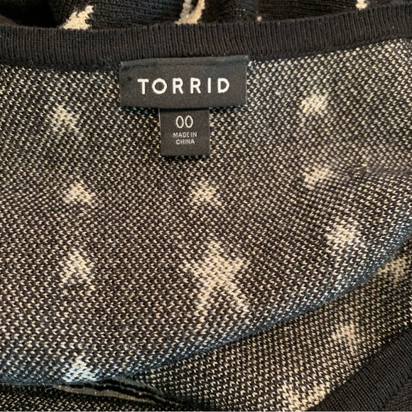 Torrid Black and White Metallic Star Print Dress Size 00 (which is a 10) - Picture 7 of 14